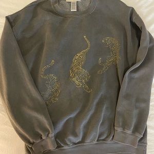 urban outfitters crew neck